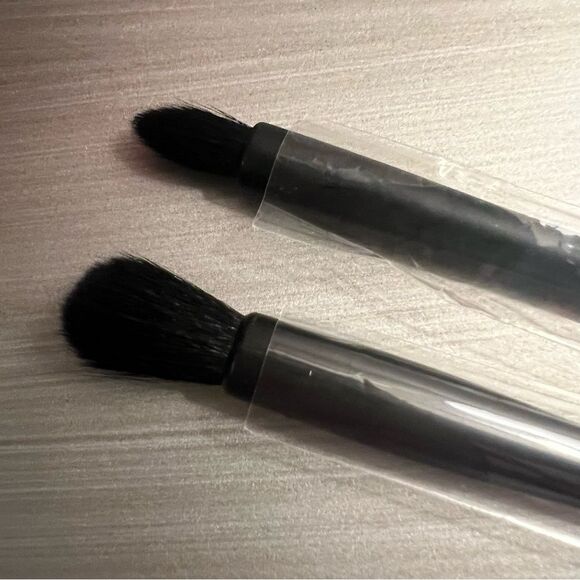 Makeup Essentials Holiday 6-Piece Gift Set - Picture 4 of 8